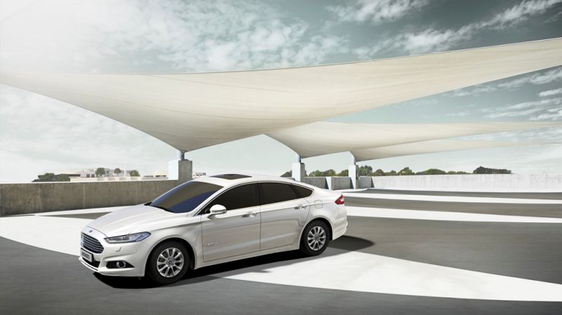 Ford_Mondeo_Hybrid_6